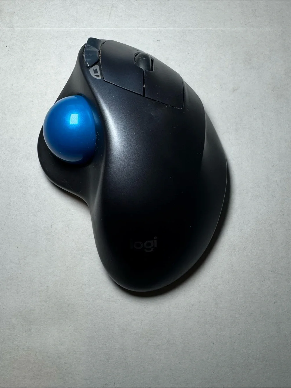 Logitech M570 Wireless Ergonomic Trackball Mouse